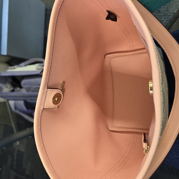 Coach X Observed By Us City Bucket Bag In Signature Canvas - Picture 3 of 5